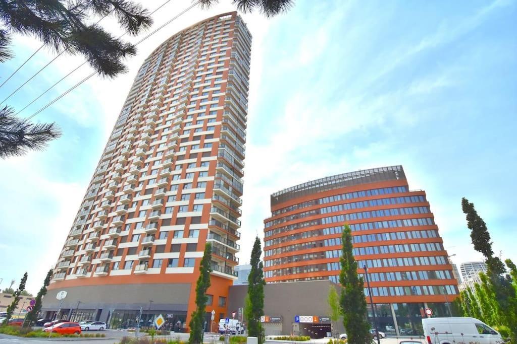 Apartament Downtown Charm With Free Parking Spot Bratysława Zewnętrze zdjęcie