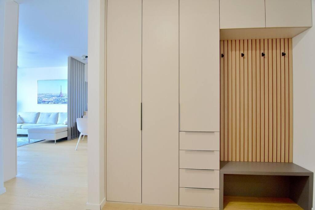 Apartament Downtown Charm With Free Parking Spot Bratysława Zewnętrze zdjęcie
